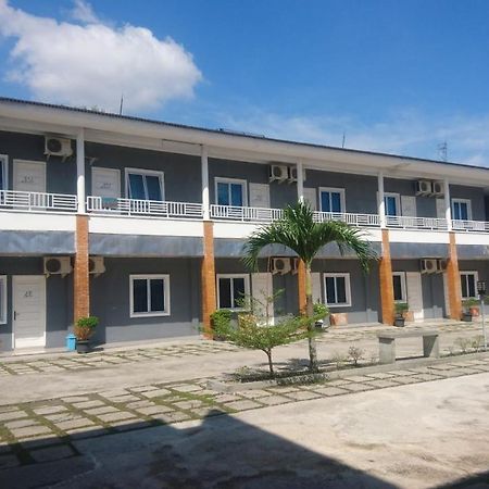 Liberty Homestay Parit  Eksteriør bilde
