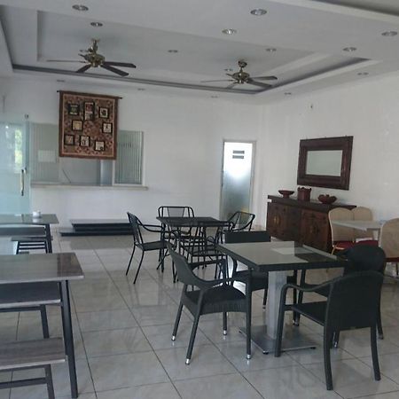 Liberty Homestay Parit  Eksteriør bilde